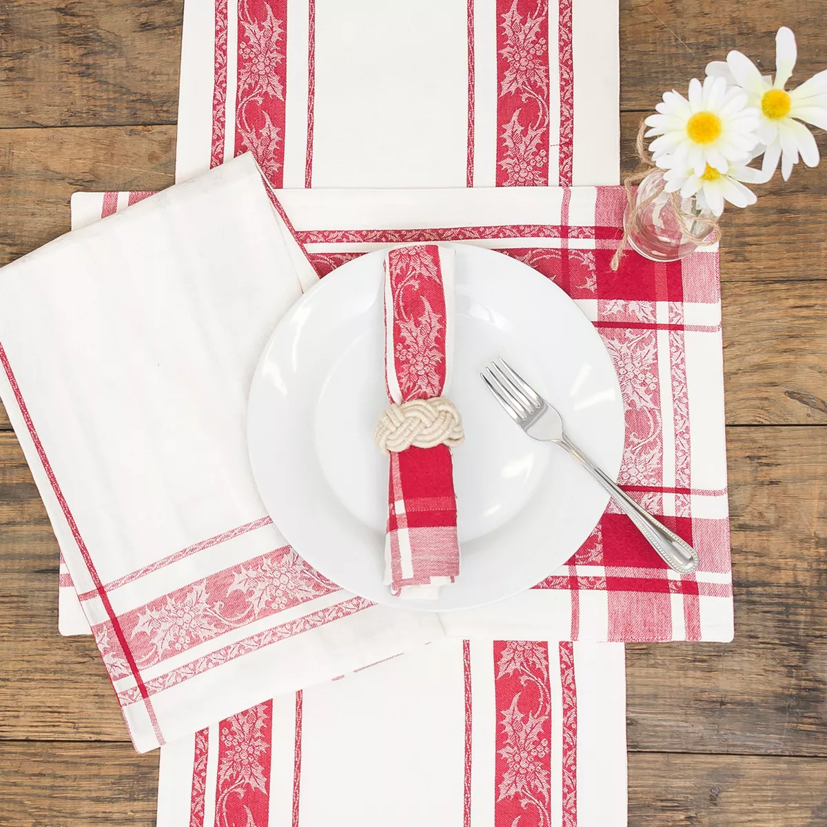 C&F Home Jacquard Holly Table Topper