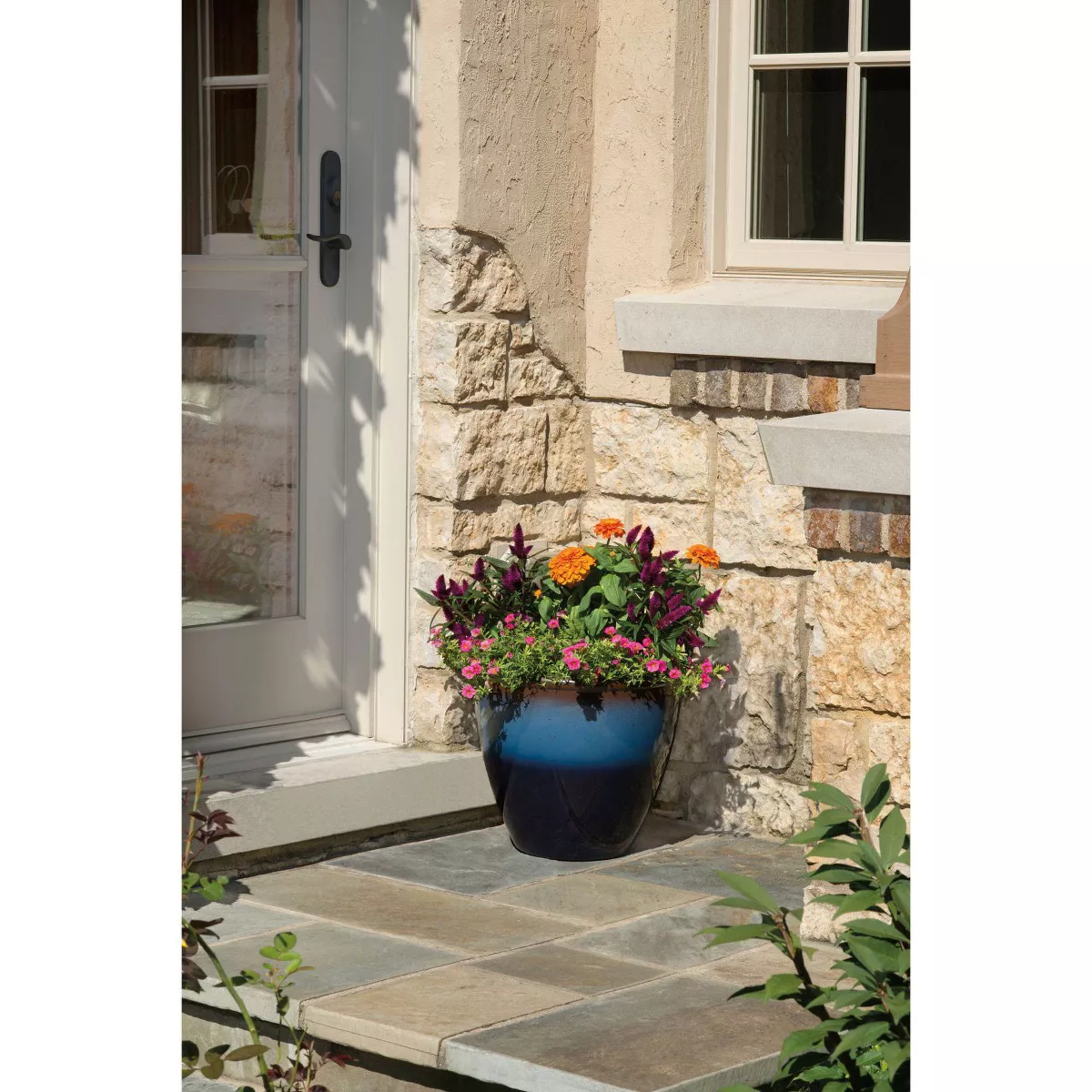 Suncast 1606NP36 16 Inch Seneca Indoor Outdoor Garden Yard Patio UV Protection Decorative Resin Flower Planter Pot, Blue/Brown