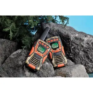 COBRA CXT1045R-FLT 37 Mi Waterproof Floating 2-Way Radios Walkie Talkies, Camo