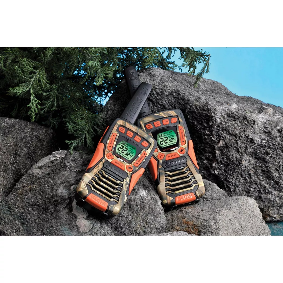 COBRA CXT1045R-FLT 37 Mi Waterproof Floating 2-Way Radios Walkie Talkies, Camo