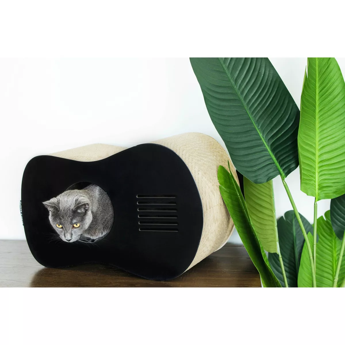 Park & Bench Tremolo Cat Scratcher - Black