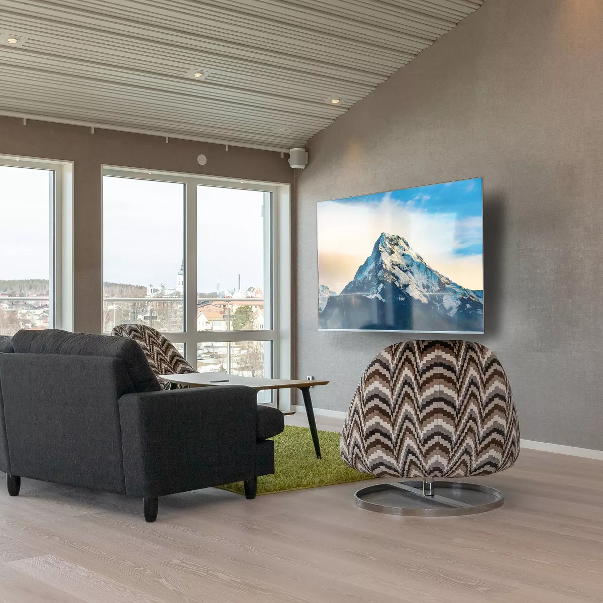Core Innovations Tilting TV Mount 30 - 79