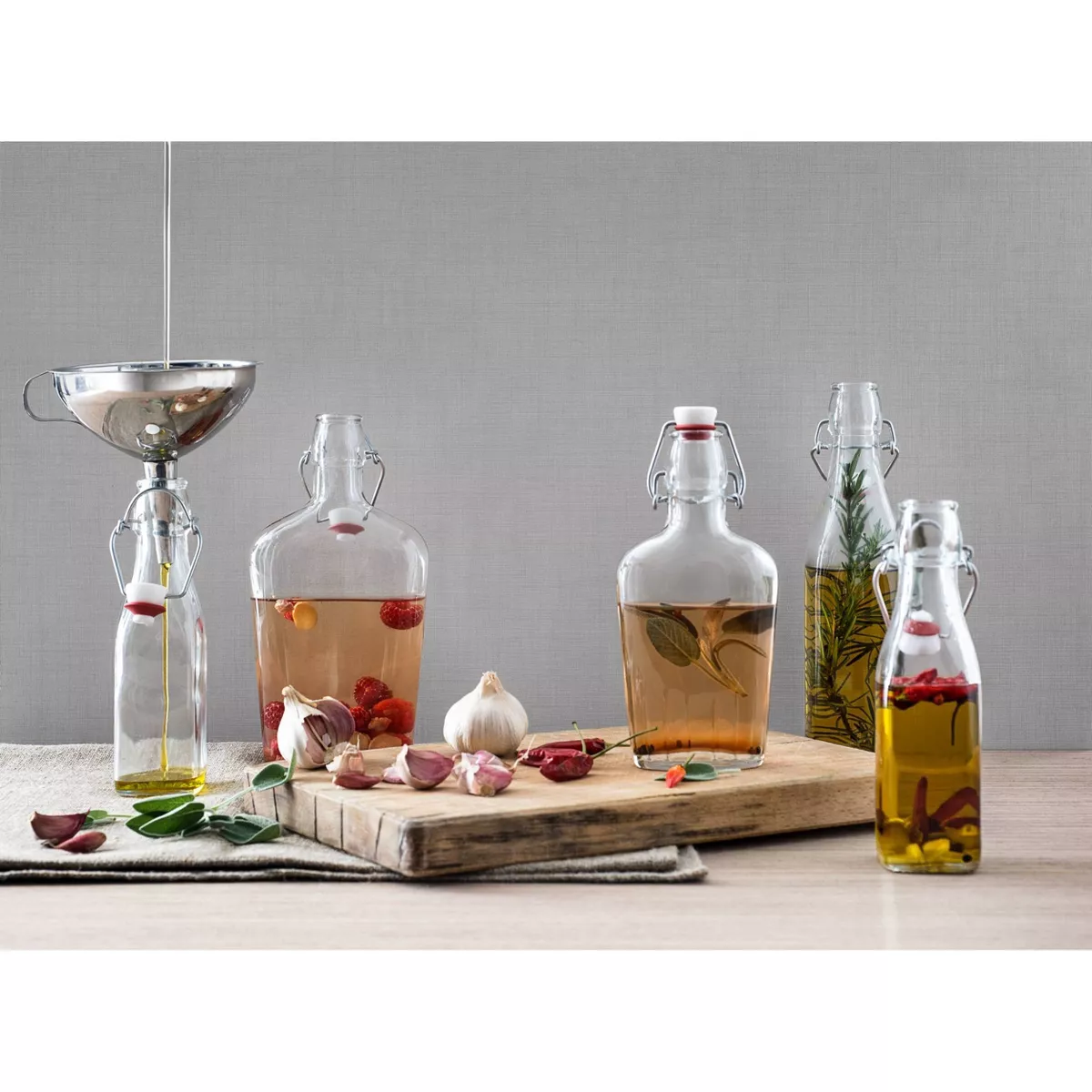 Bormioli Rocco 17oz Flask with Metal Clamp