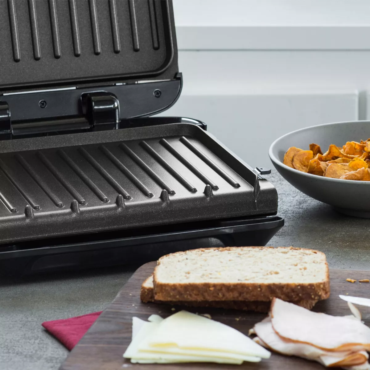 George Foreman Rapid Grill Series 4-Serving Removable Plate Electric Indoor Grill and Panini Press - Red RPGF3602RD