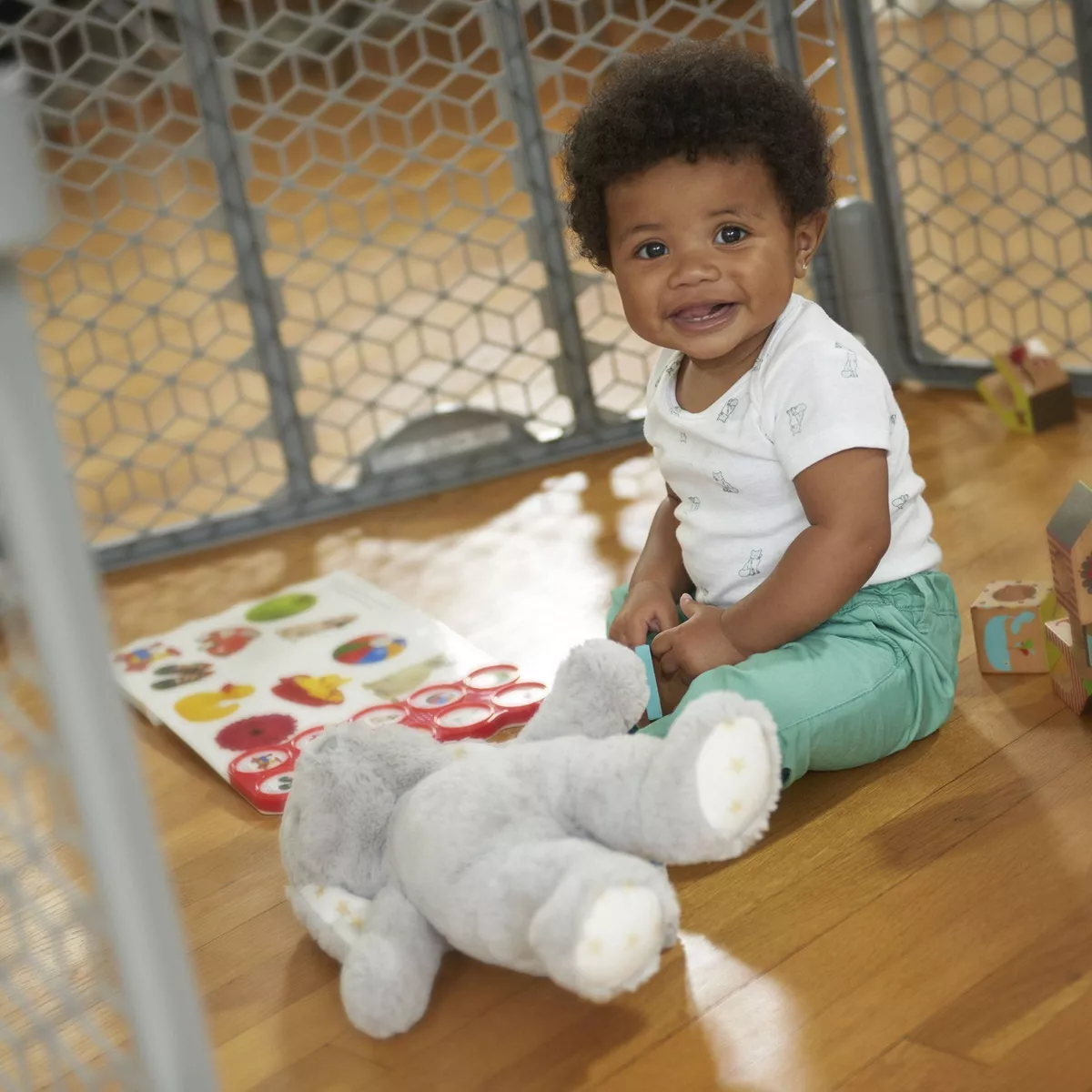 Evenflo Versatile Playards Space - Cool Gray