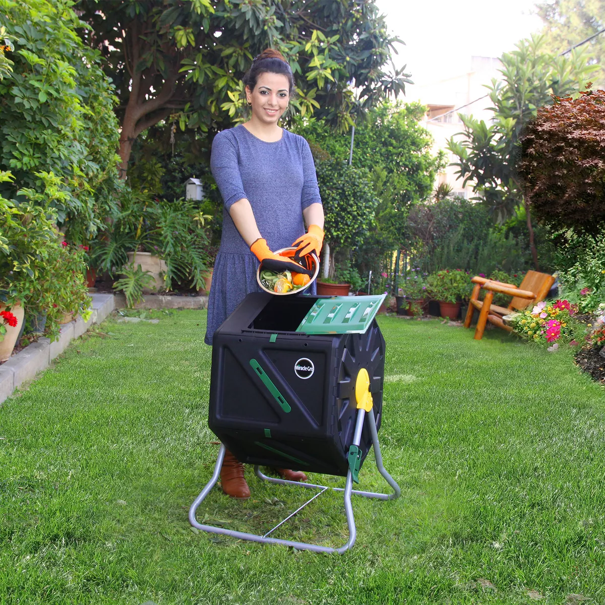 Miracle-Gro D.F. Omer DFSC105 105 Liter 28 Gallon Bin Spinning Tumbling Aeration Garden Waste Soil Composter with 3 Piece Hand Tool Kit, Black