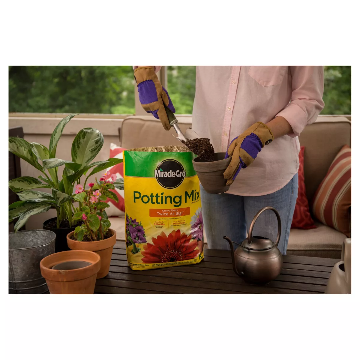 Miracle-Gro Premium Potting Mix 1 Cubic Foot