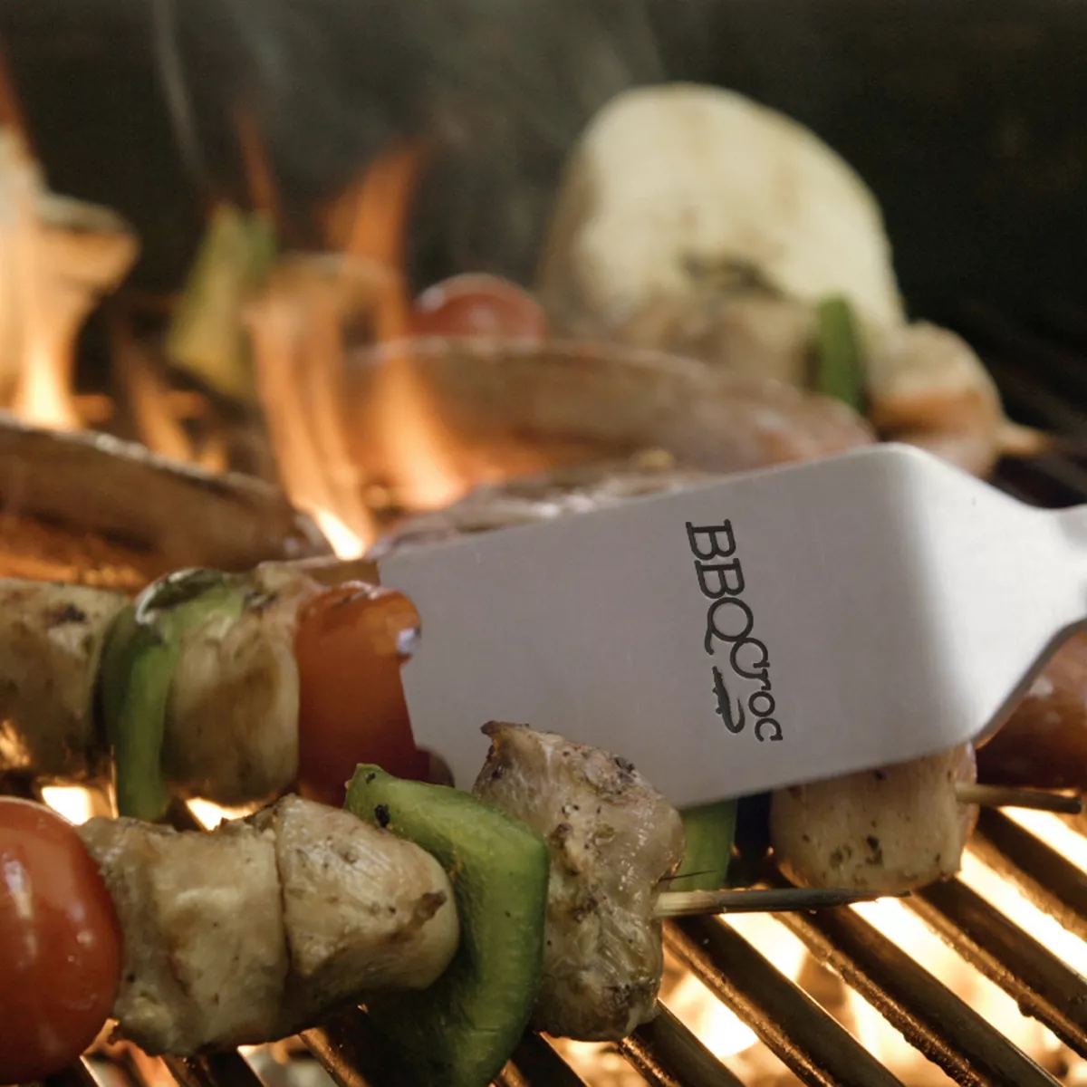 BBQCroc 3 in 1 Outdoor Grill Barbecue Cooking Tool with 18 Inch Extra Light Aluminum Alloy Tongs, Spatula, and Grill Scraper, Blue