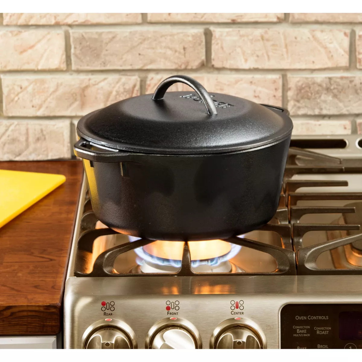 Lodge 5qt Cast Iron Dutch Oven