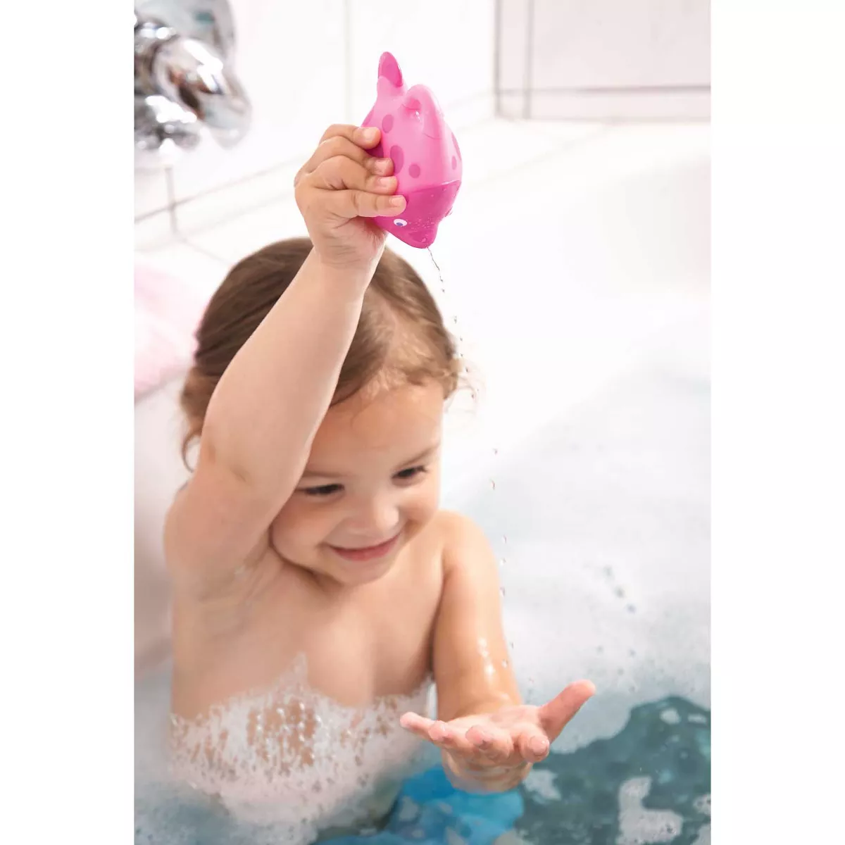 HABA Water Friends Ocean Fishing Fun Bath Toy with 5 Squirting Fish