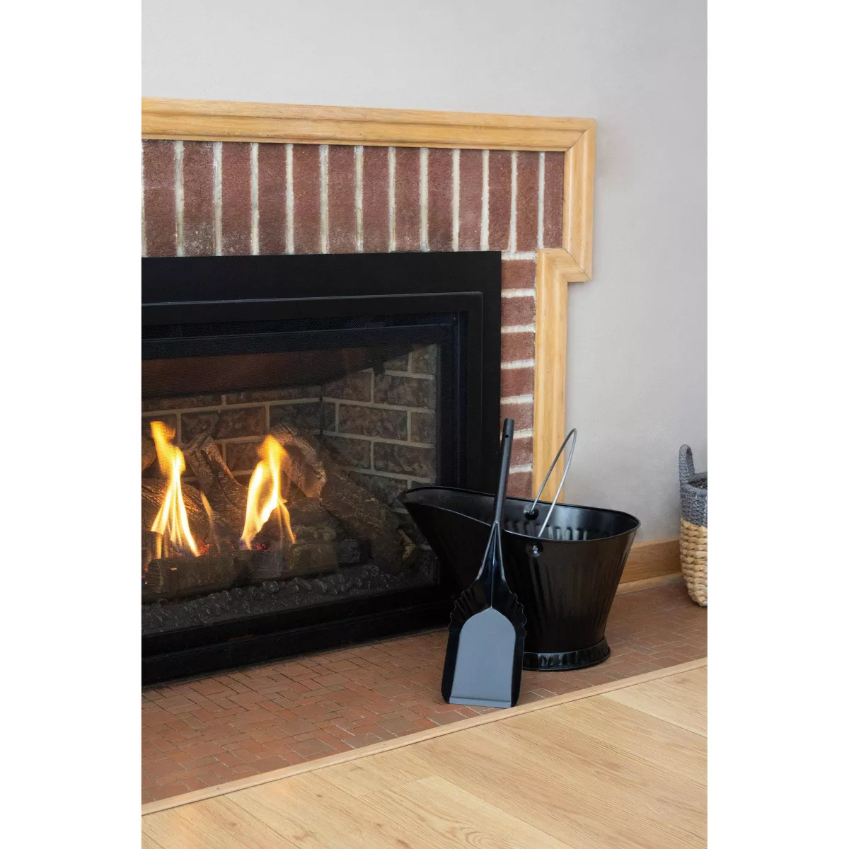 Behrens Painted Steel Shovel Black