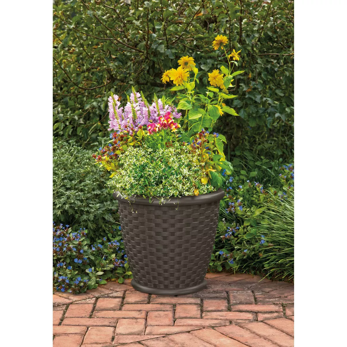 Suncast Sonora 22 Inch Resin Wicker Decorative Garden Flower Planter, Java