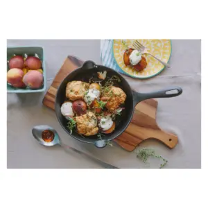 Victoria Seasoned Cast Iron Skillet 8