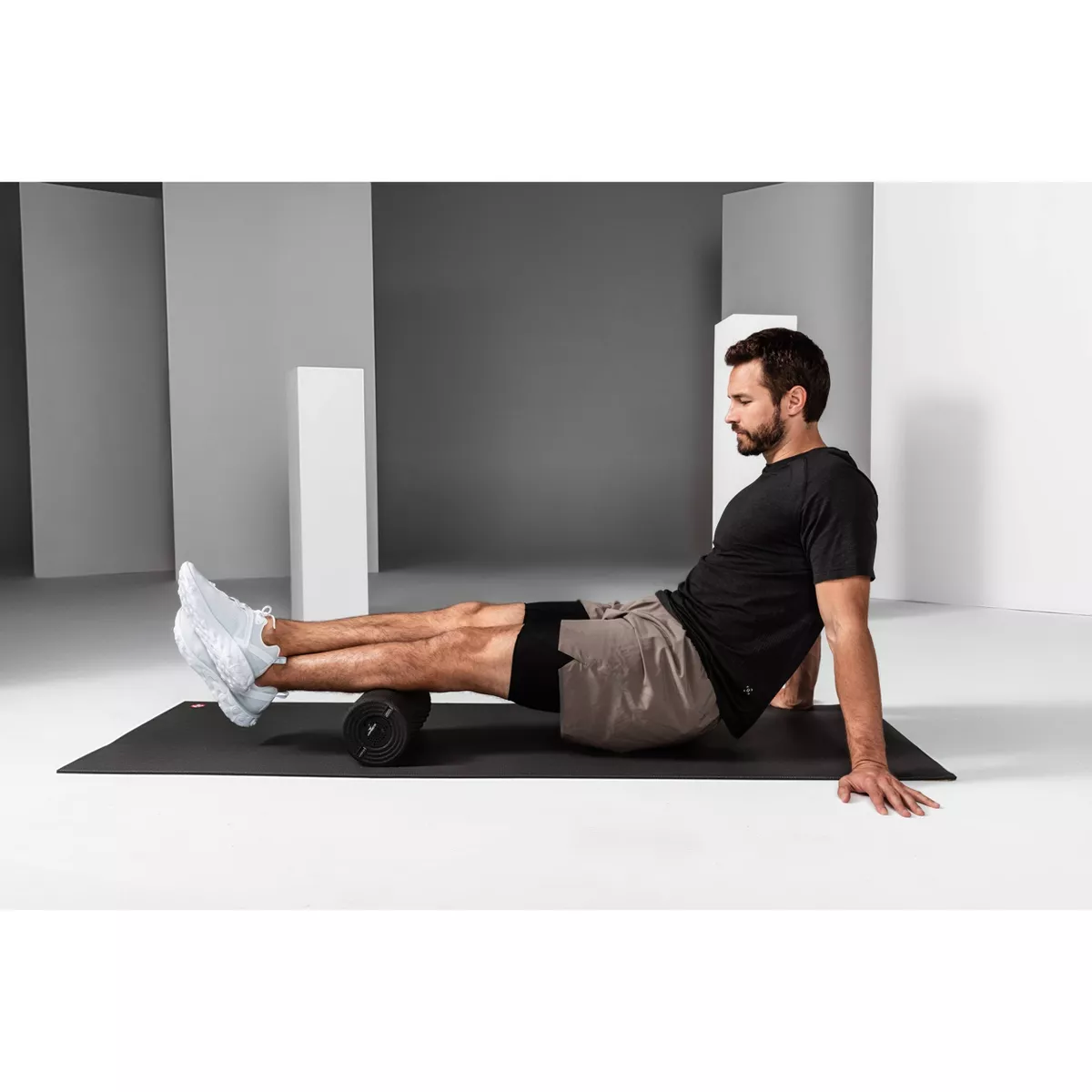 Hyperice Vyper 2.0 Vibrating Fitness Roller - Black
