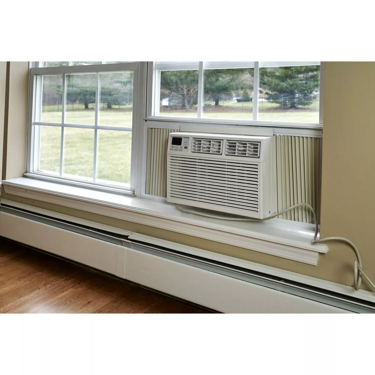 Emerson Quiet Kool 10,000 BTU 115V Window Air Conditioner EARC10RE1 with Remote Control