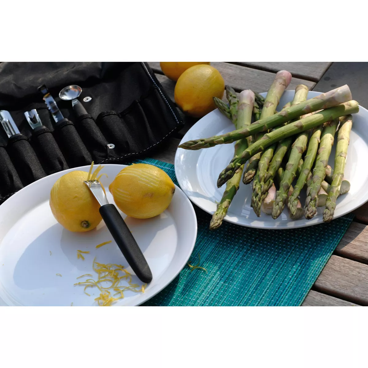 BergHOFF Essentials 8 Pc Stainless Steel Garnishing Tool Set with Case
