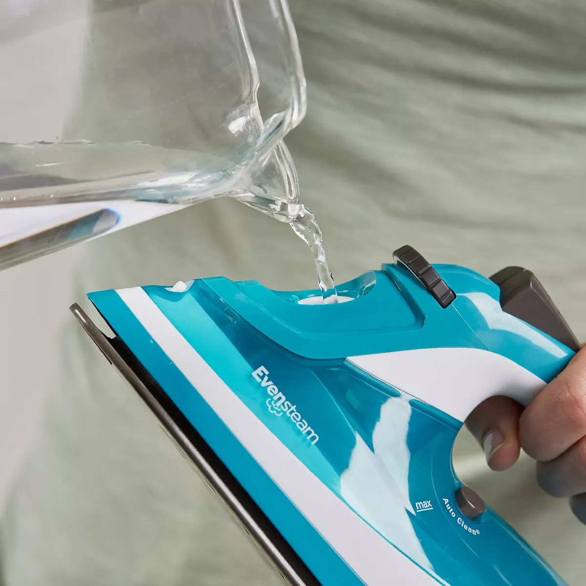 BLACK+DECKER Xpress Steam Pivoting Cord Iron
