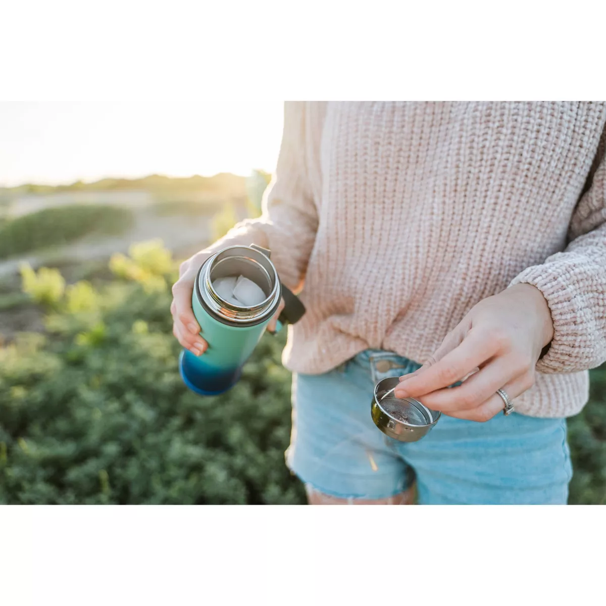 EcoVessel 24oz Insulated Stainless Steel Water Bottle with Dual Opening Lid - Blue Ombre