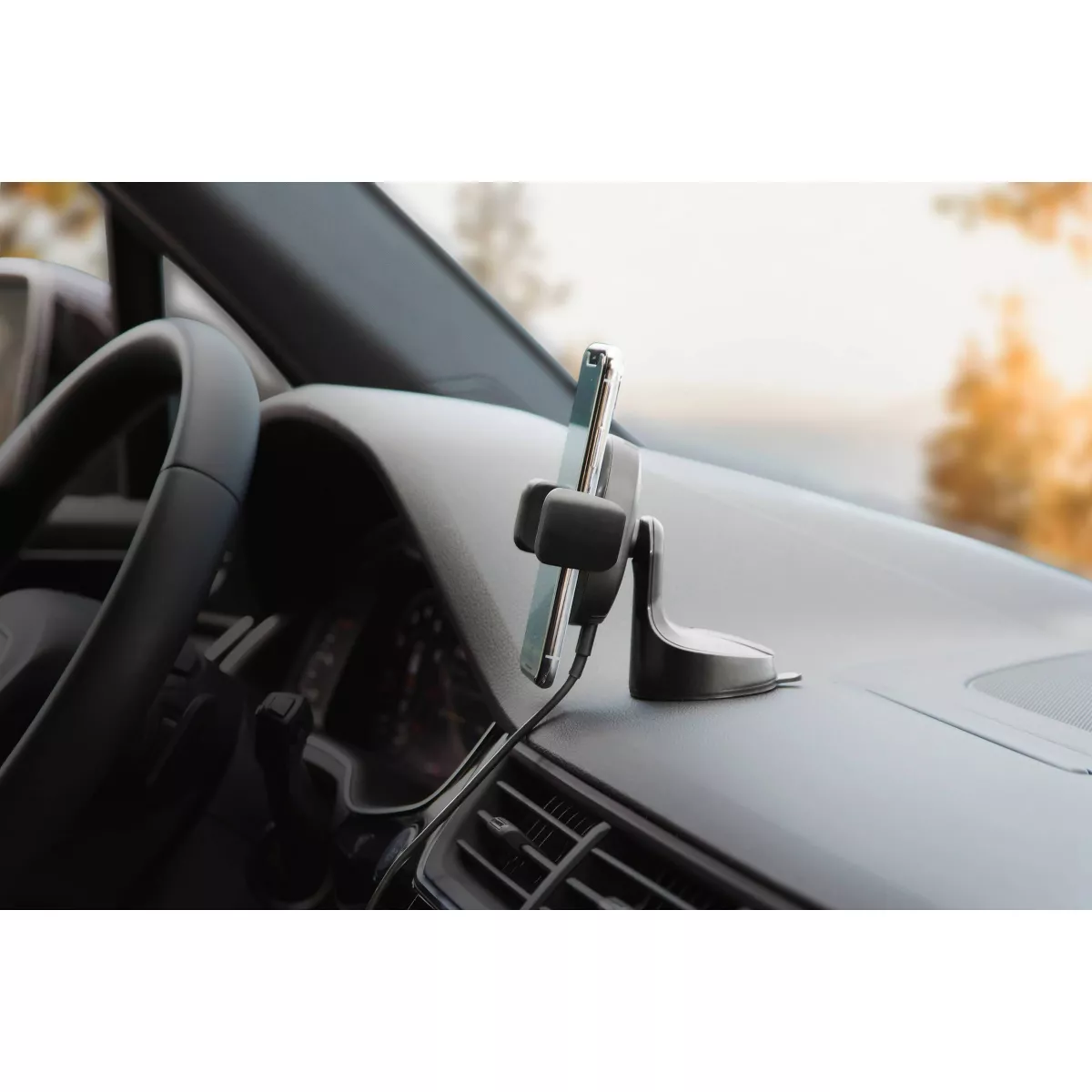 Kenu Airframe Wireless Fast Qi Charging Vent Mount - Black