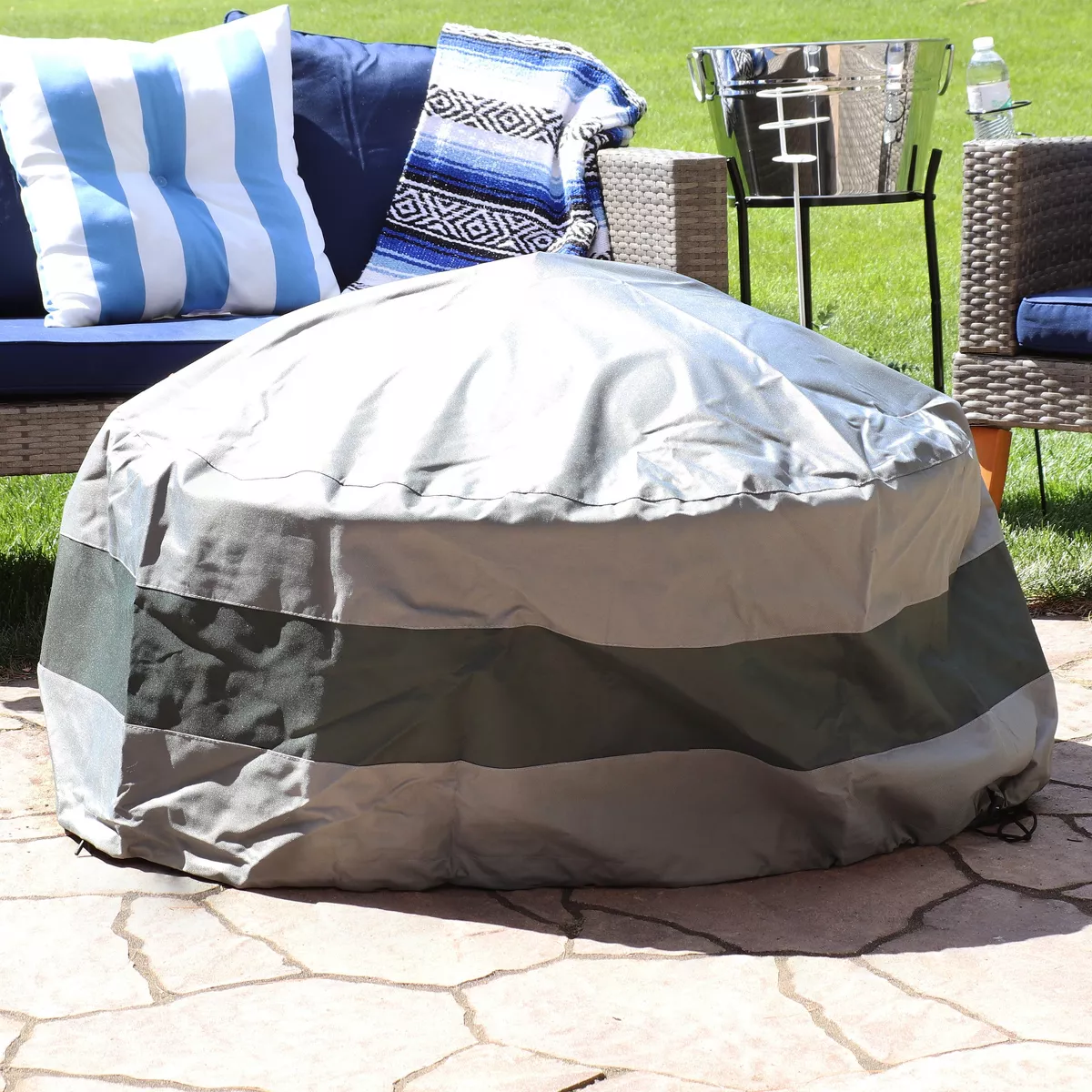 Sunnydaze Outdoor Heavy-Duty Weather-Resistant 300D Polyester Round 2-Tone Fire Pit Cover - 48