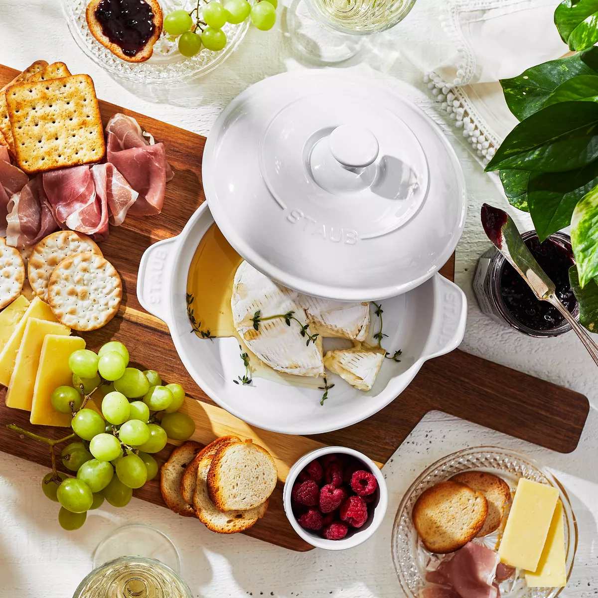 Staub Ceramics 8-inch Round Covered Brie Baker - White