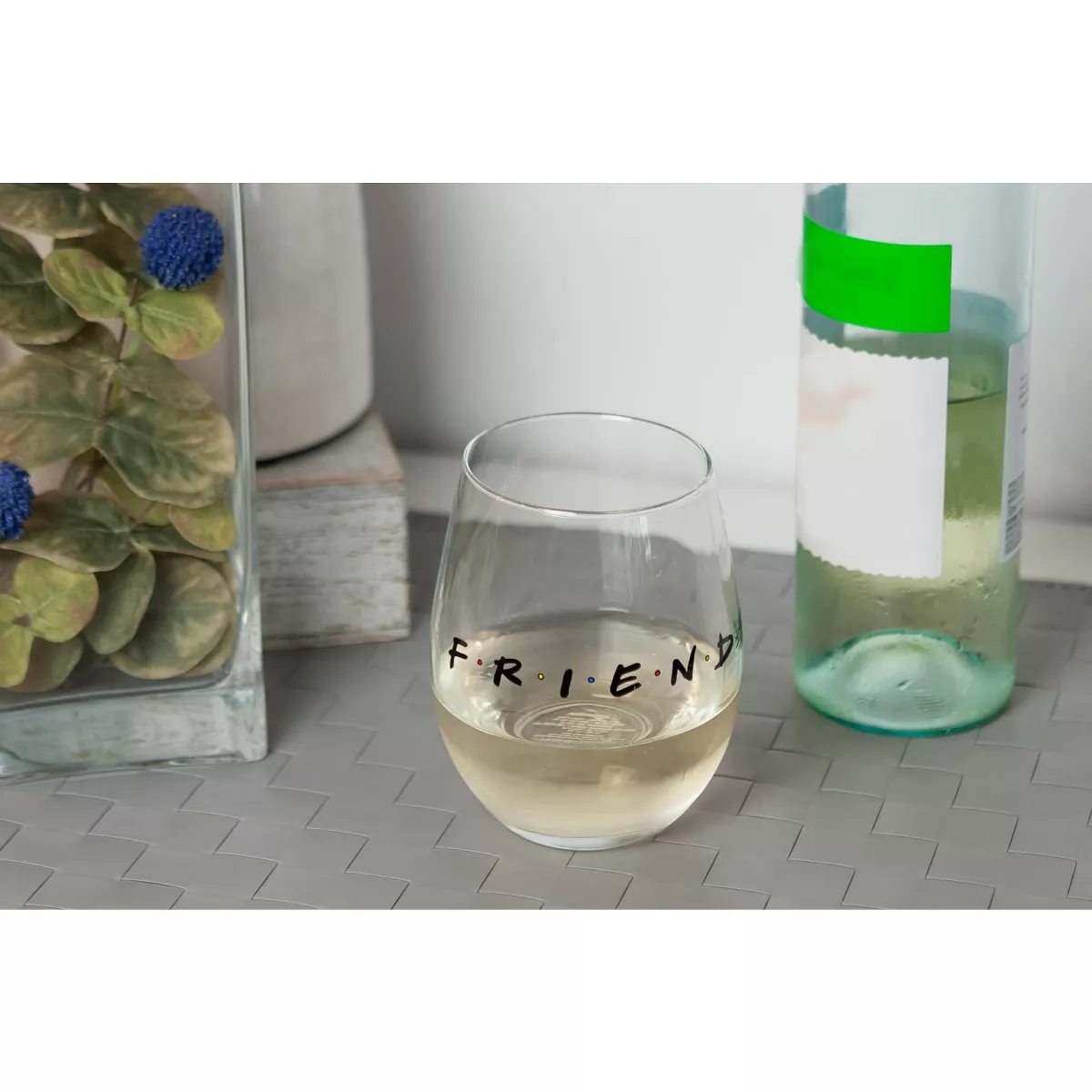 Silver Buffalo Friends Logo 20oz Stemless Wine Glass
