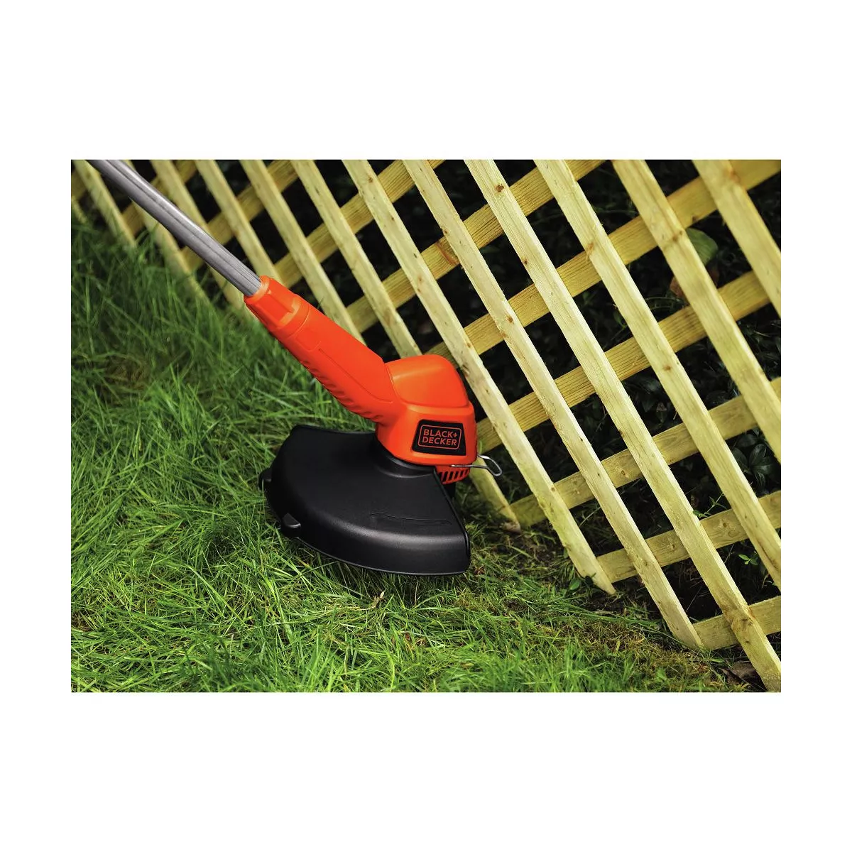 Black & Decker ST7700 4.4 Amp 13 in. 2-in-1 Straight Shaft Electric String Trimmer / Edger