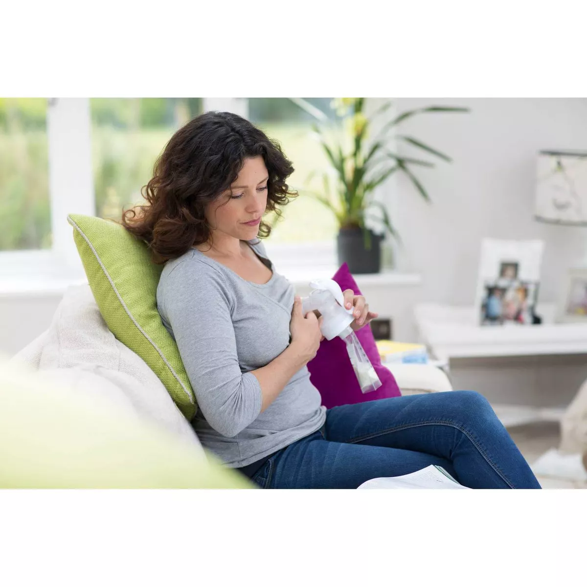 Tommee Tippee Pump And Go Complete Breast Milk Feeding Starter Set