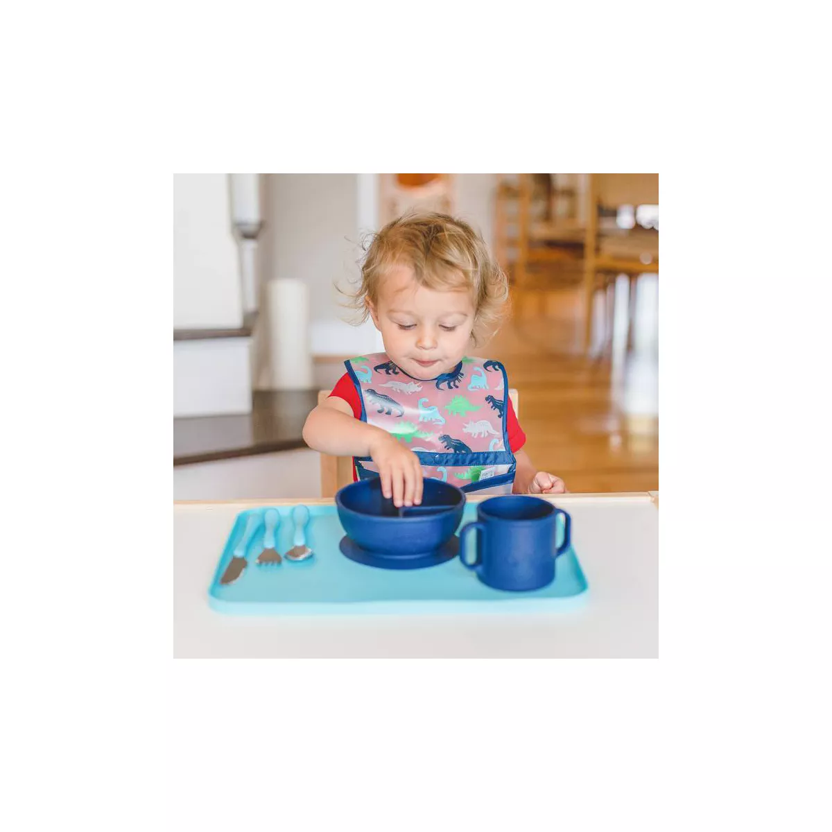 green sprouts Snap & go Wipe-off Bibs Blue Dinosaurs 9-18M - 3pk