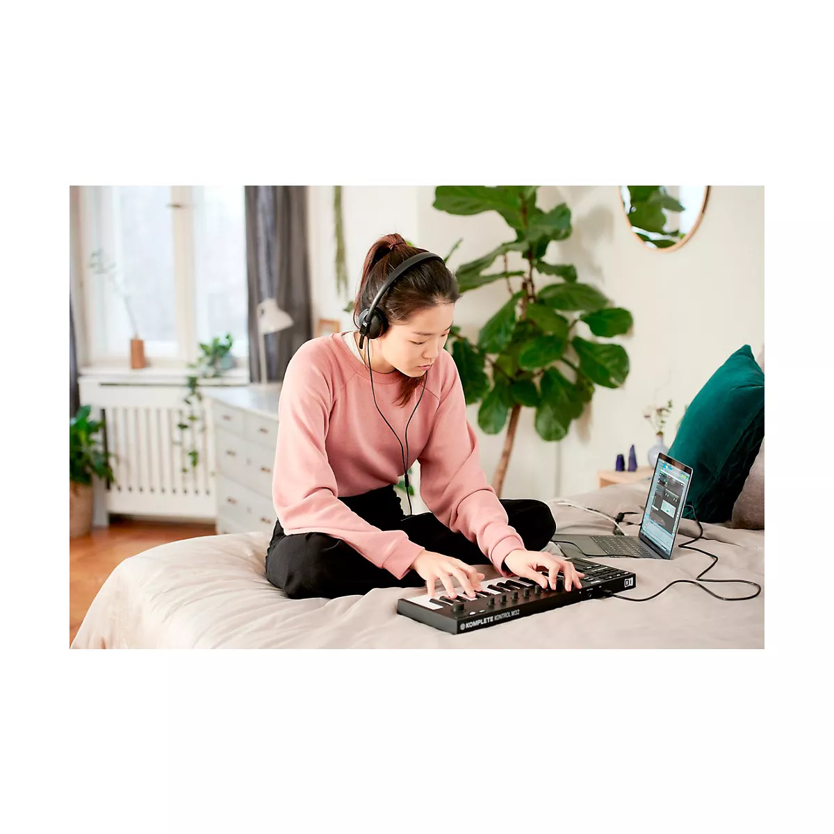 Native Instruments Komplete Kontrol M32 Compact Keyboard Controller
