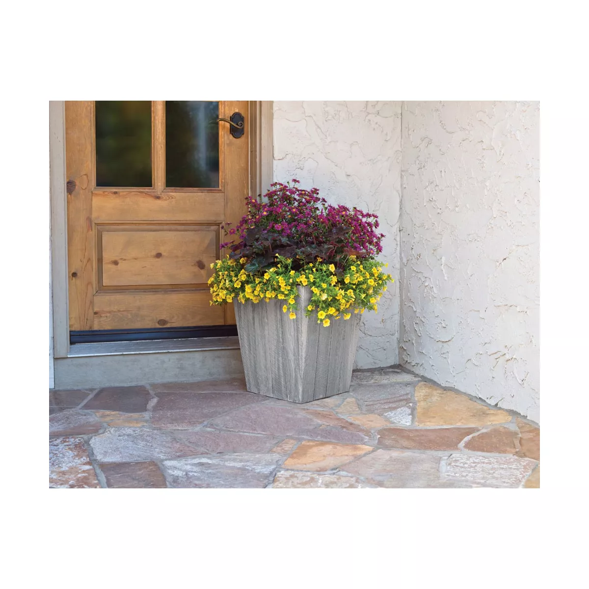 Suncast 16 Inch Farmington Decorative Rustic Wood Finish Garden Planter, White
