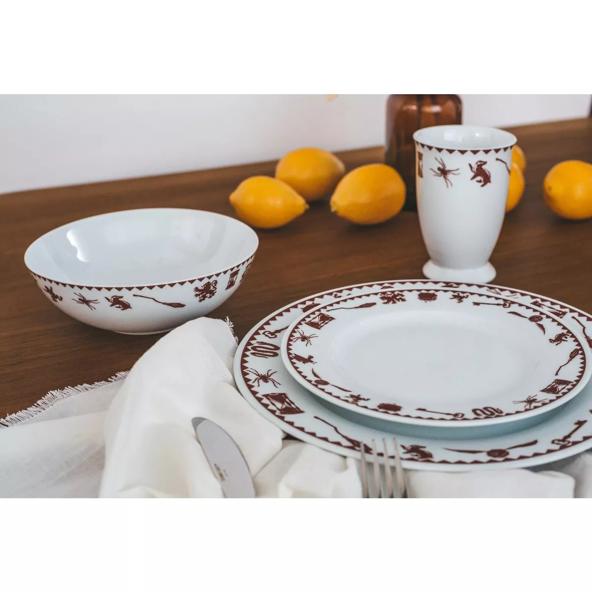 Robe Factory LLC Harry Potter Creatures & Icons Dinnerware Sets | 4-Piece Ceramic Dinner Set