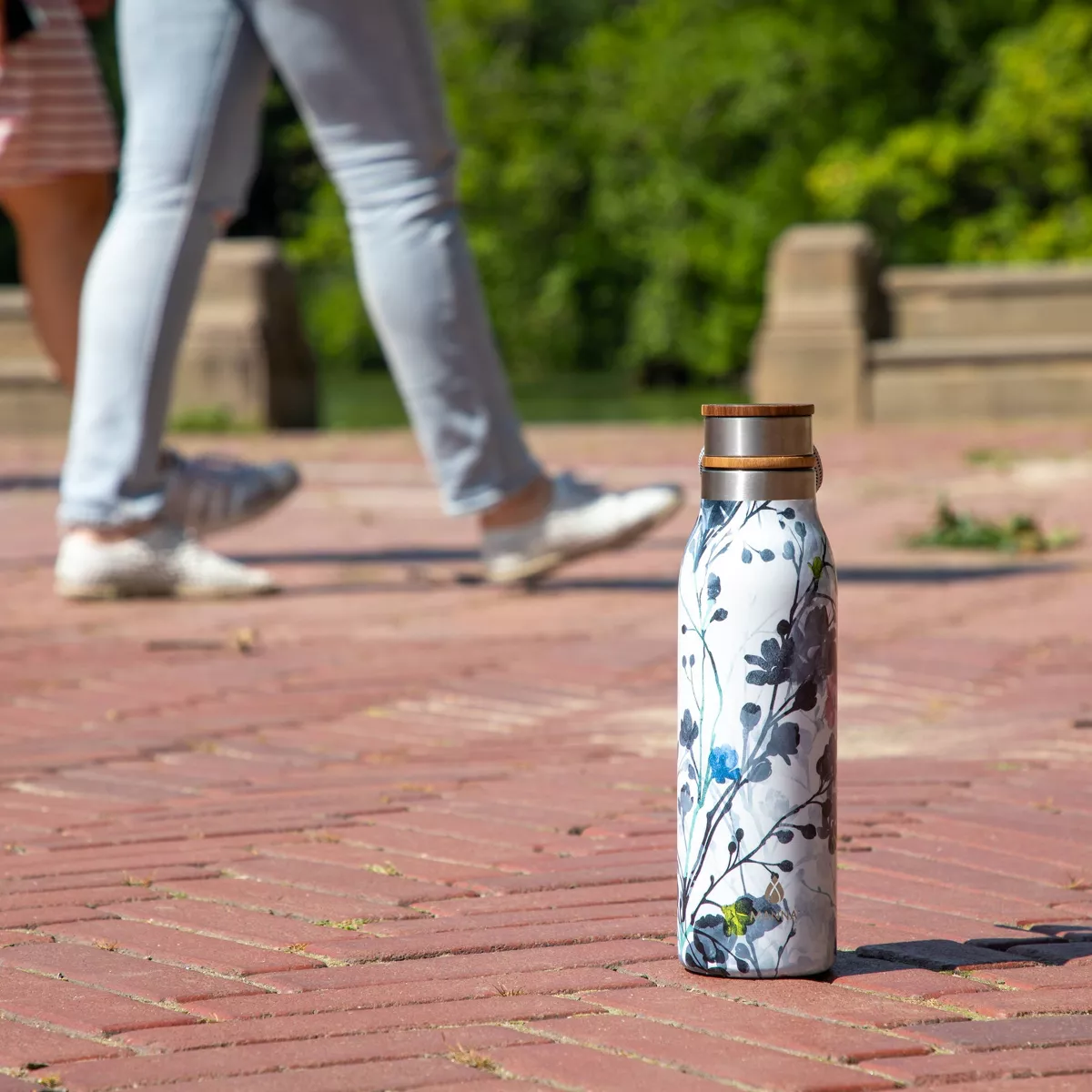 Manna 18oz Stainless Steel Ascend Floral Hydration Bottle
