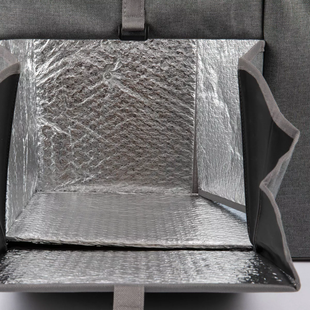 Picnic Time Star Wars: Millennium Falcon Beach Blanket in a Bag