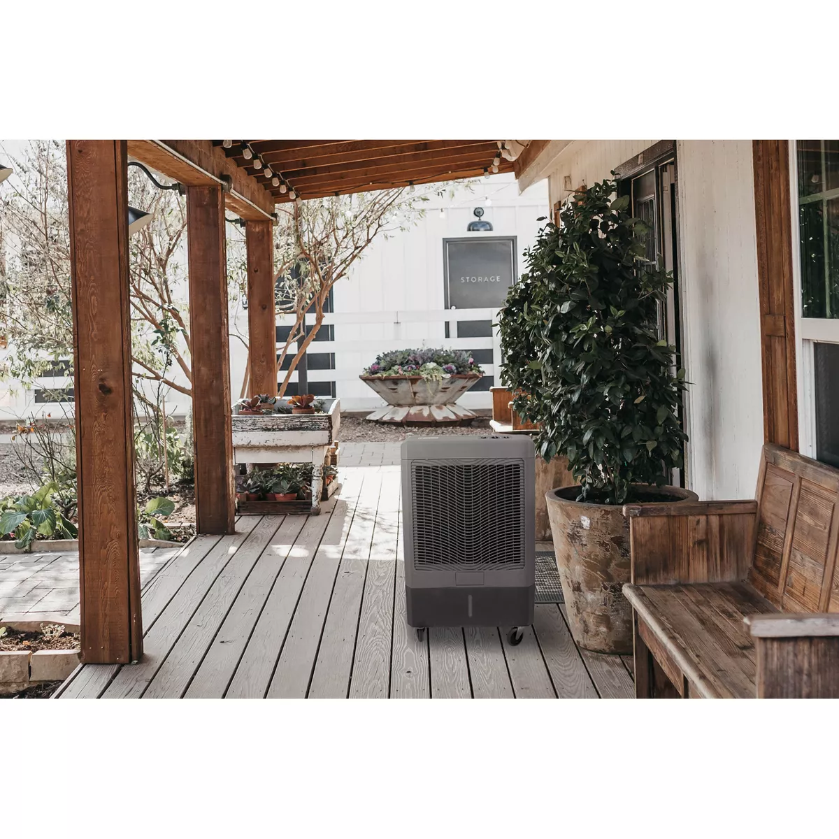 Hessaire MC61M Indoor/Outdoor Portable 1,600 Sq Ft Evaporative Swamp Air Cooler