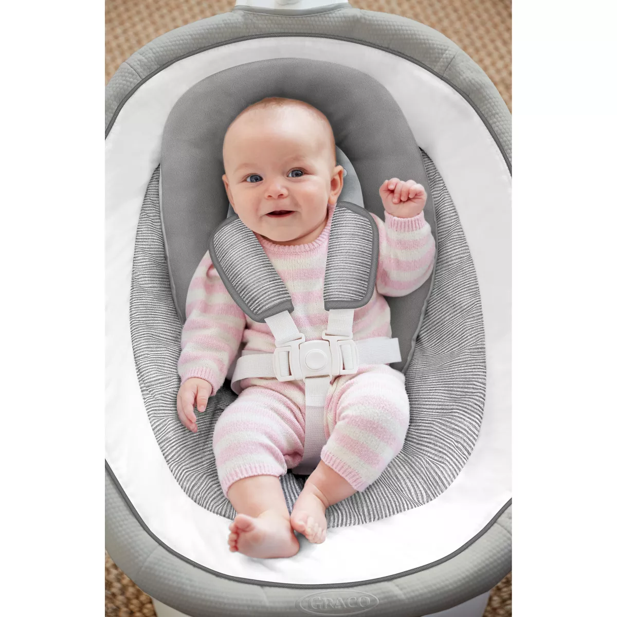 Graco Sense2Soothe Baby Swing with Cry Detection Technology in Sailor - White