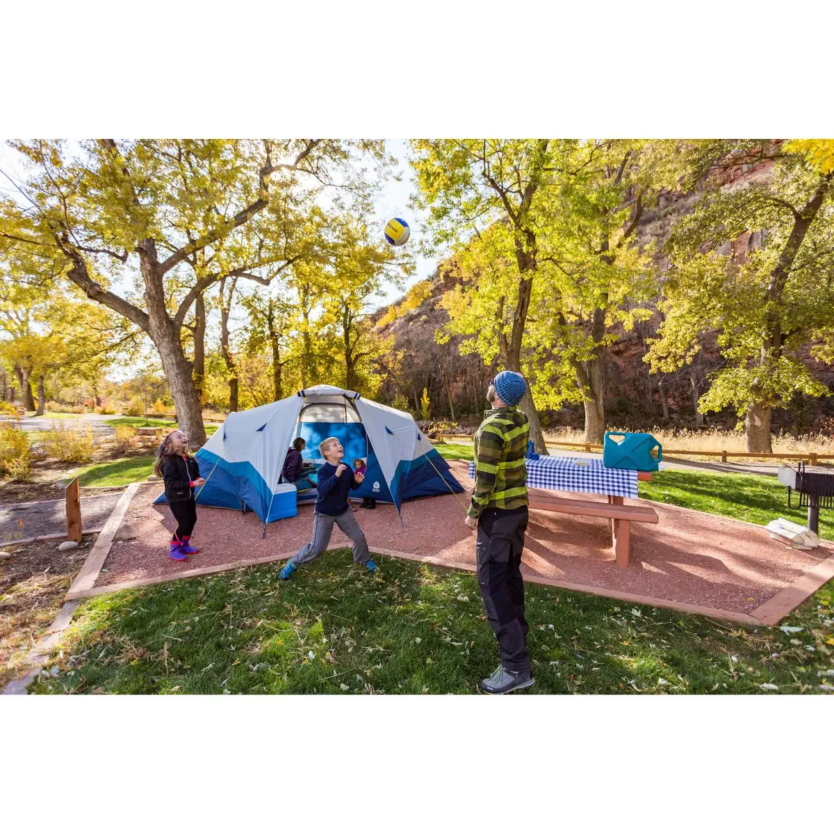Sierra Designs Aspen Meadow 8 Person Dome Tent - Blue