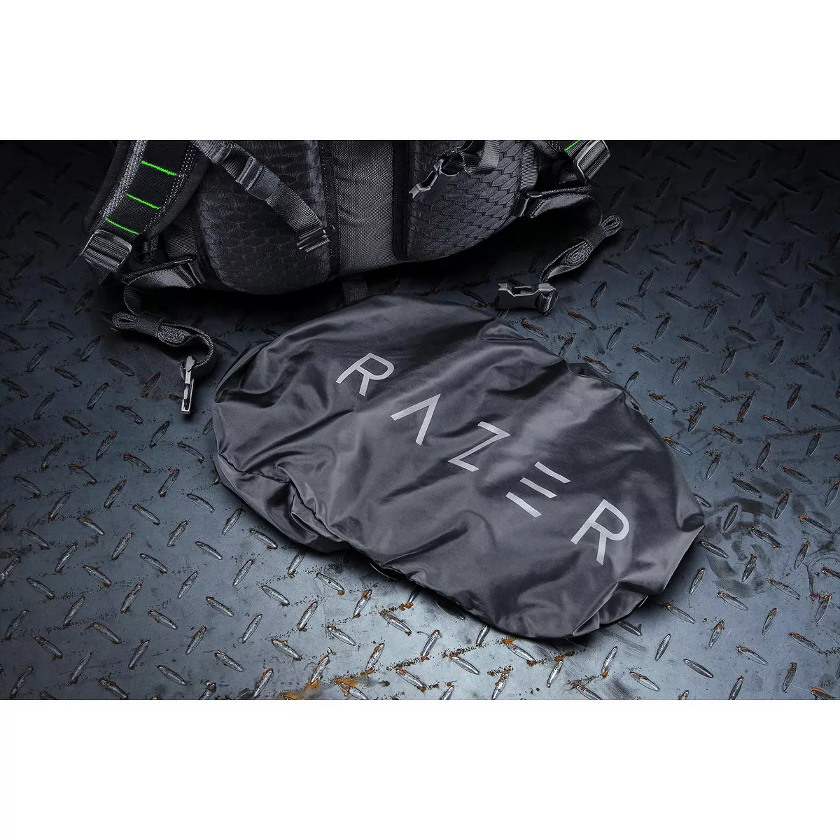 Razer Tactical Pro 17.3” Backpack V2 - Tear & water-resistant exterior