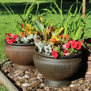 Sunnydaze Indoor/Outdoor Patio, Garden, or Porch Weather-Resistant Double-Walled Elizabeth Ribbed Urn Flower Pot Planter - 16