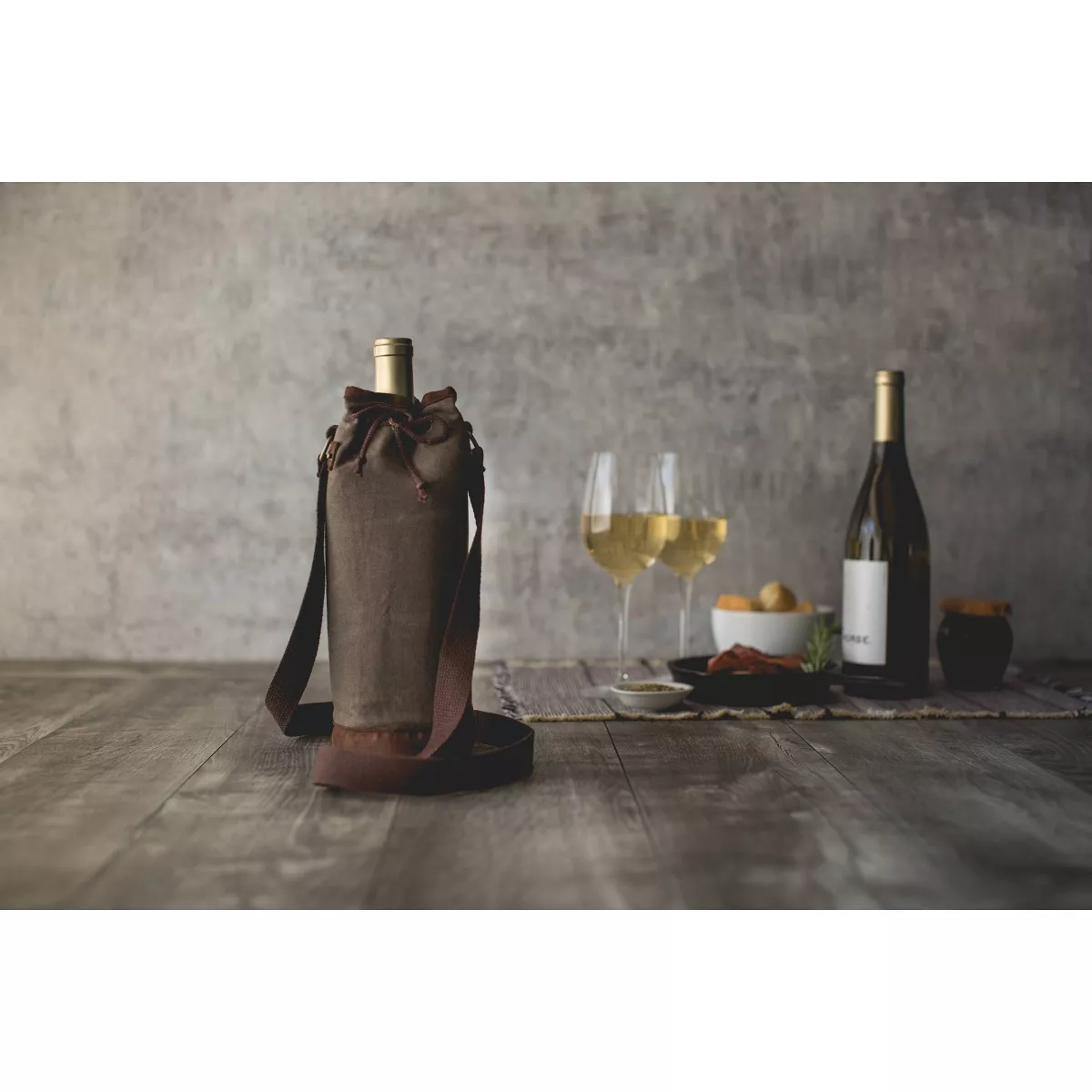Picnic Time 10qt Waxed Canvas Wine Bottle Carrier Green