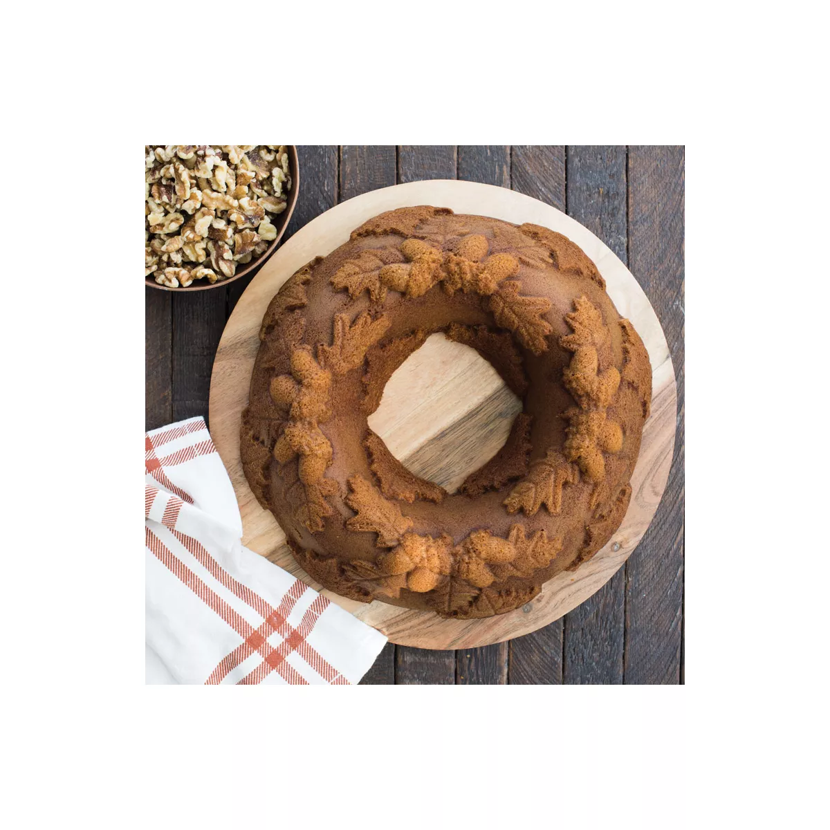 Nordic Ware Autumn Wreath Bundt Pan, Bronze
