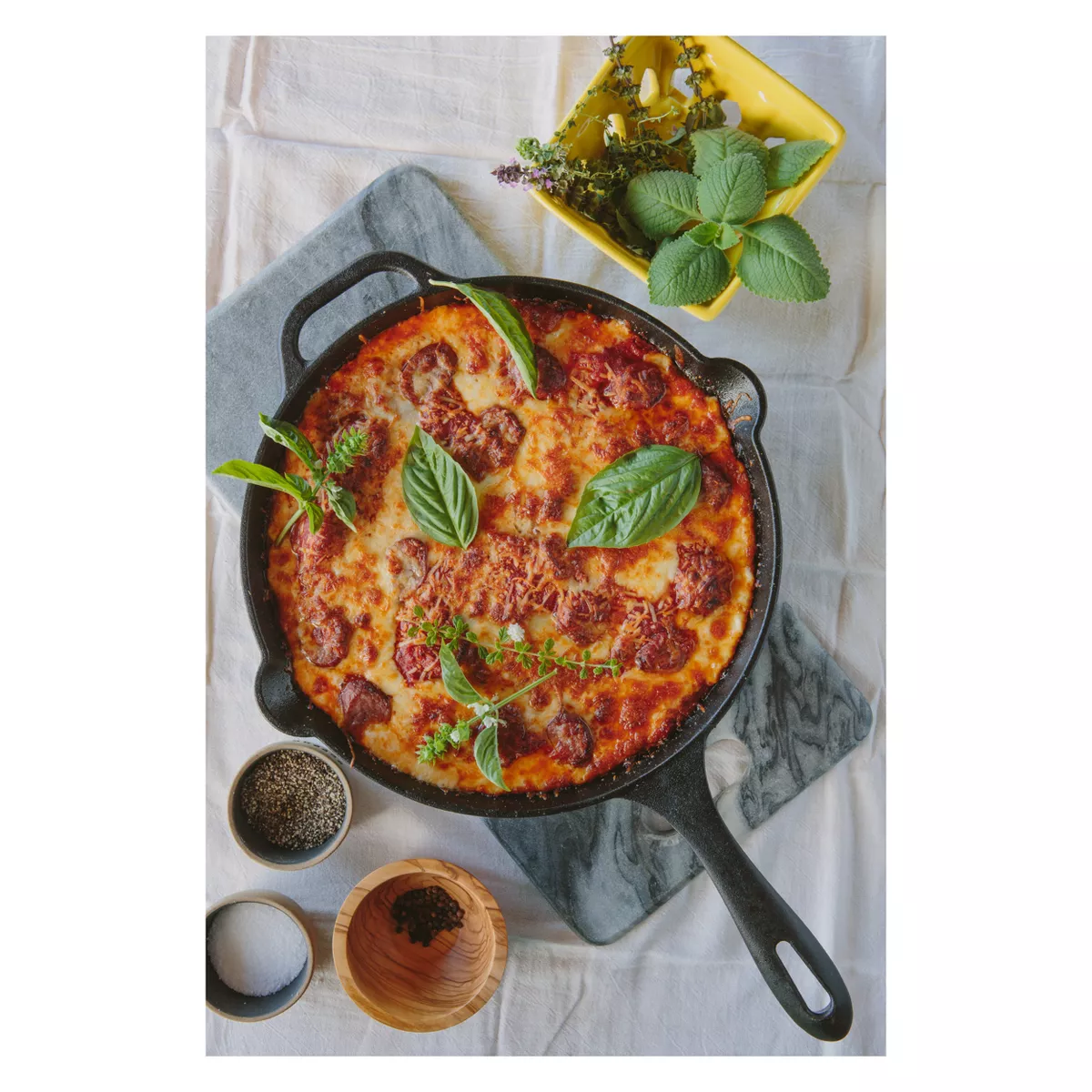 Victoria Seasoned Cast Iron Skillet 12