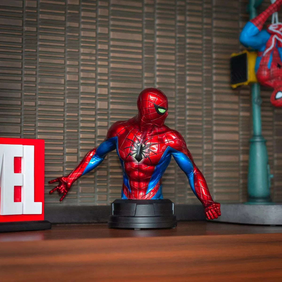 Gentle Giant Studios Marvel Spider-Man Collector Statue | Spider-Man Mark IV Suit | 6-Inch Height