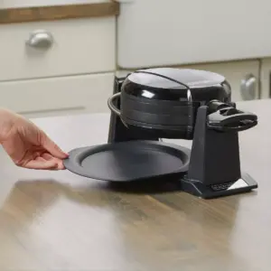 BLACK+DECKER Rotating Waffle Maker - Black WMD200B