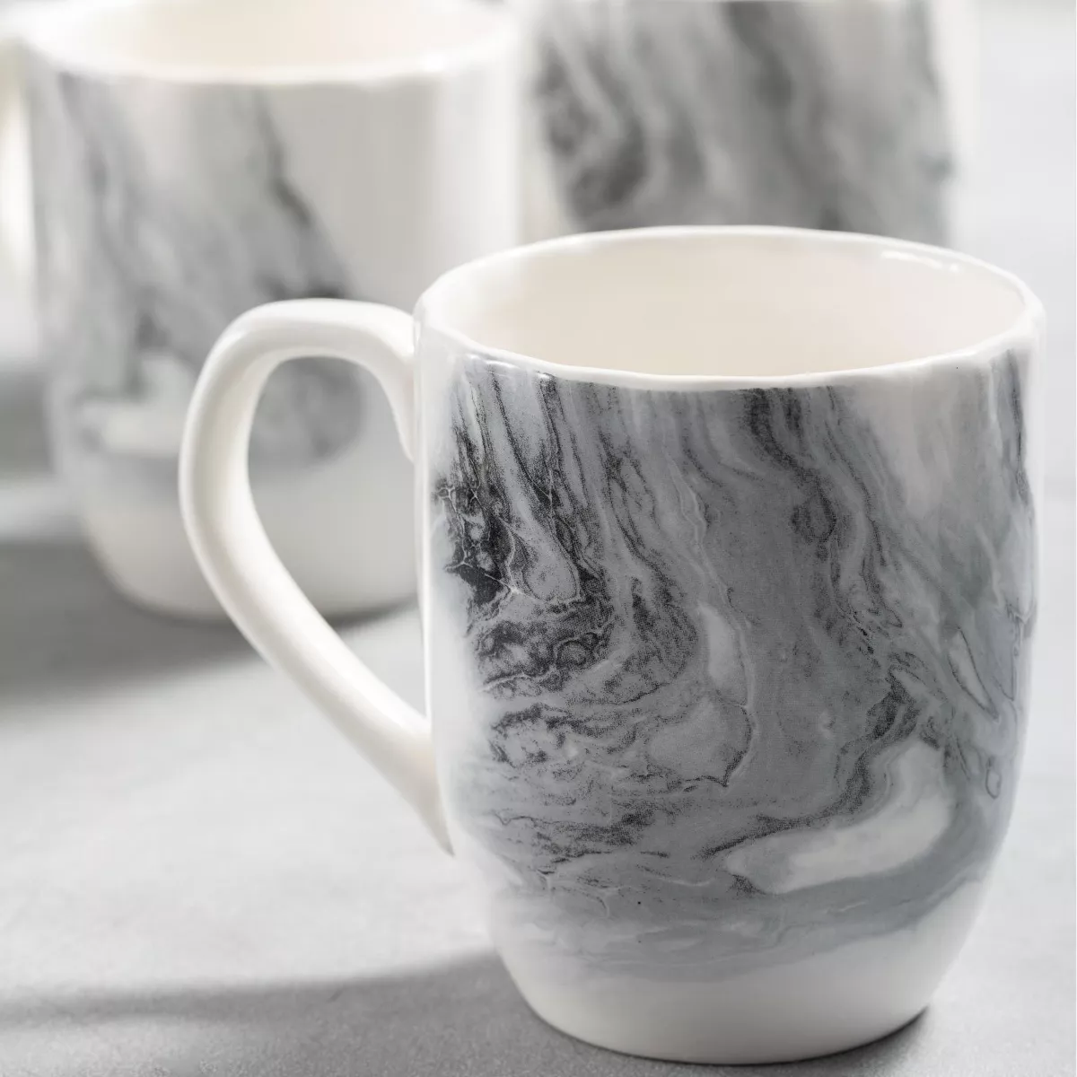 Sullivans Set Of 4 Fluid Pattern Dolomite Mugs 4.75