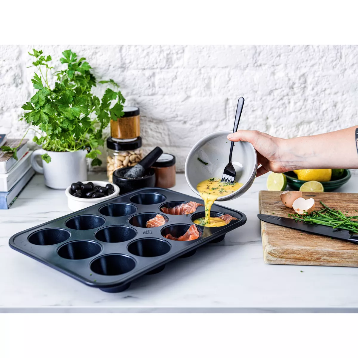 Blue Diamond 12 Cup Muffin Pan