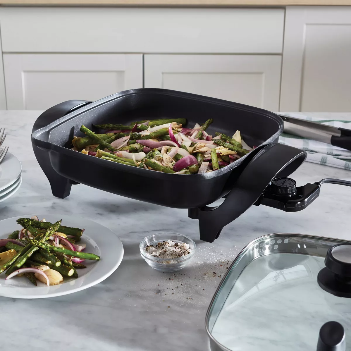 Oster DiamondForce 12 "x 12" Strain & Pour Electric Skillet - Black