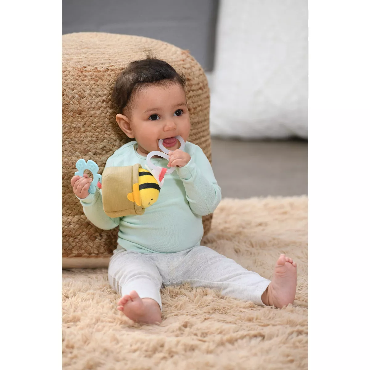 Go by Goldbug Attachable Pull Vibration - Bee