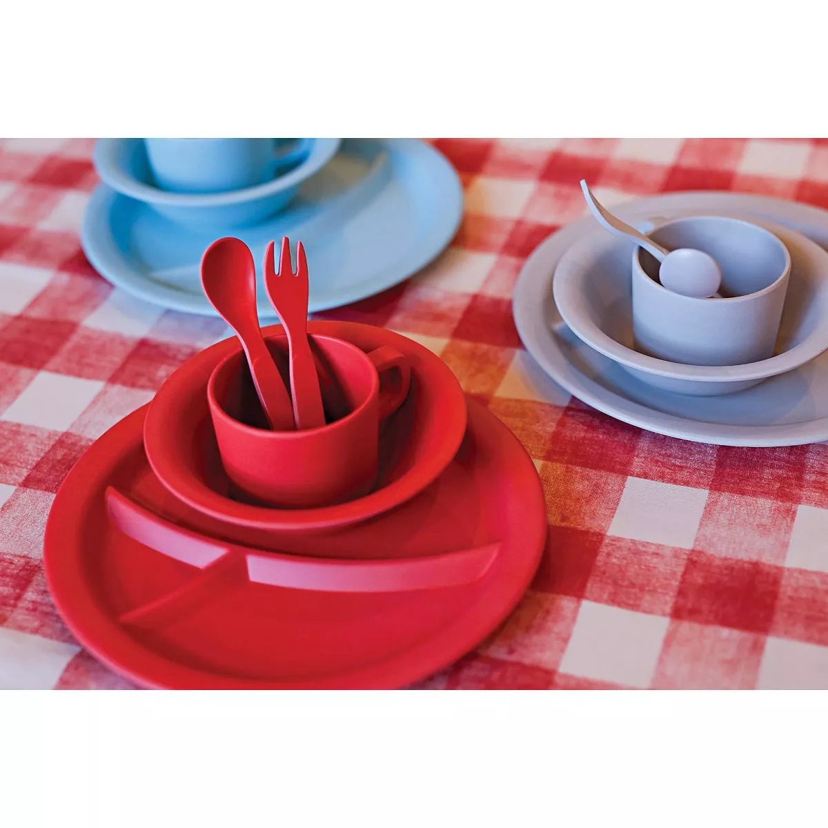 5pc Bamboo Fiber Kids Dinnerware Set Red - Red Rover