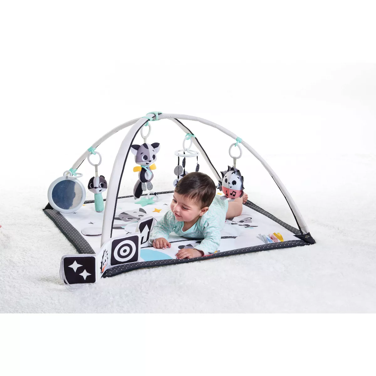 Tiny Love Magical Tales Black & White Gymini